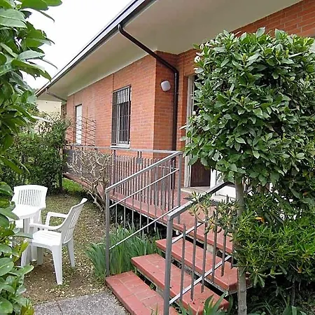 Flat With Garden And Parking *